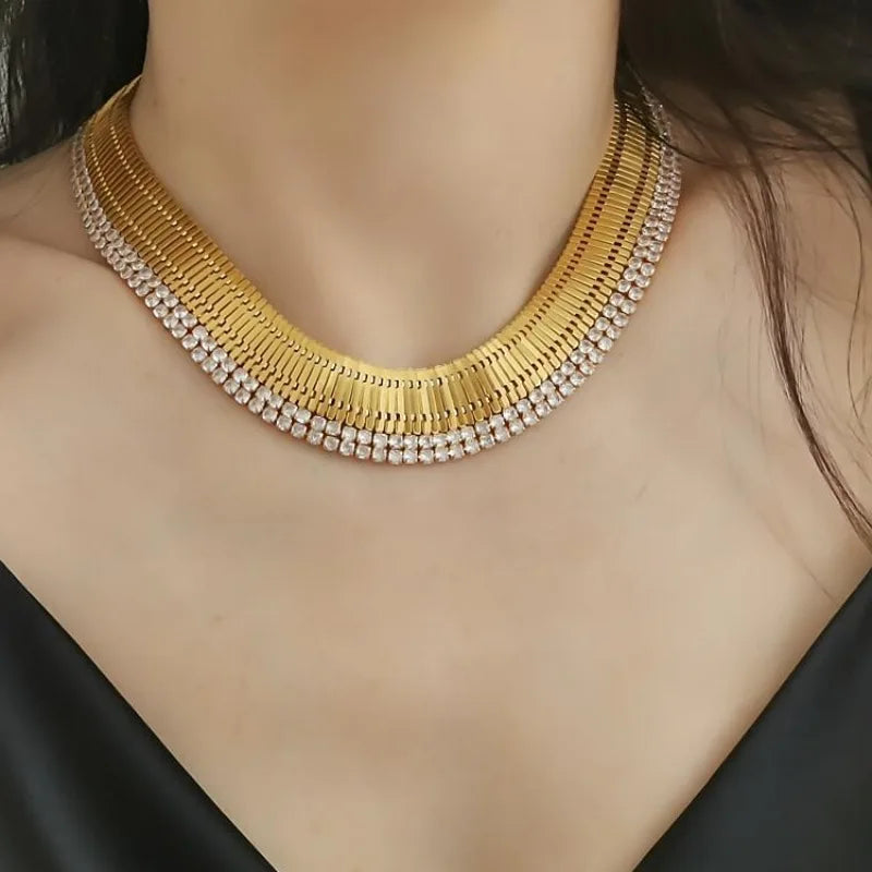 Vintage Metal handmade necklace Fashion Oval Portrait pendant necklace collarbone chain women's statement jewelry gift