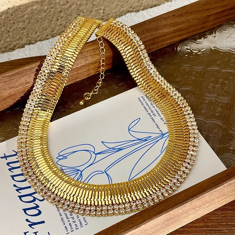 Vintage Metal handmade necklace Fashion Oval Portrait pendant necklace collarbone chain women's statement jewelry gift