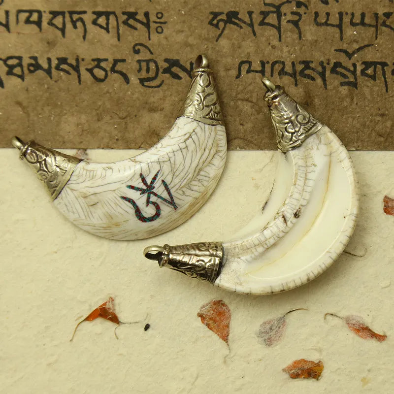 Tibetan OM Amulet Pendants Locket Nepal Naga Conch Shell TBP114