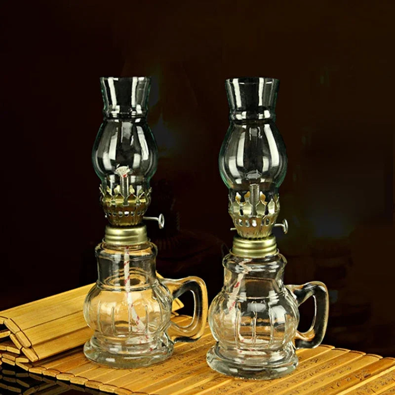1 Retro Kerosene Candle Holder Windproof Oil Lamp with Glass Cover, Suitable for Emergency Lighting and Indoor Decoration