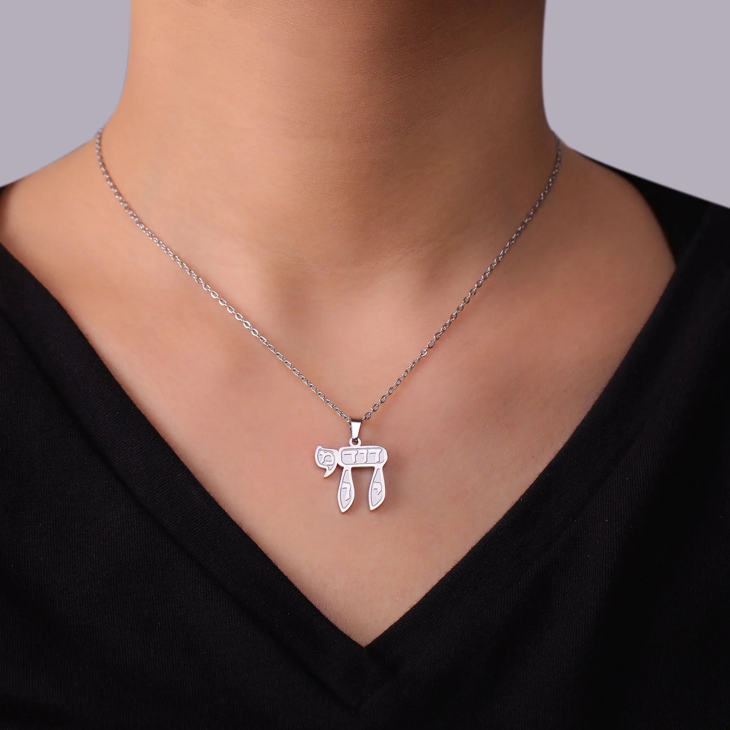 2024 New fashion Hebrew letters mother pendant necklace temperament everything with stainless steel clavicle chain accessories a