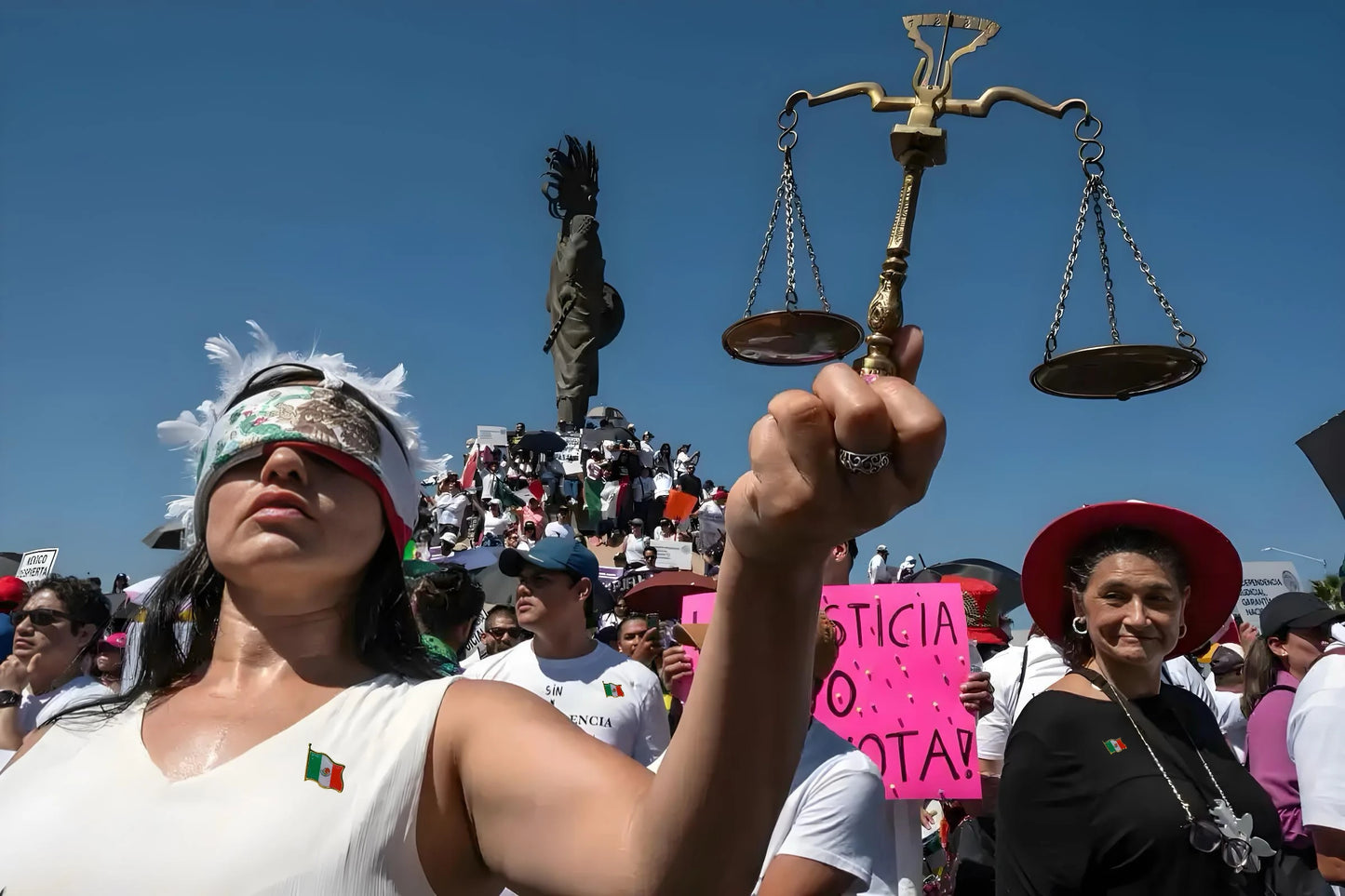 Mexico Flag Lapel Pins - Bulk Pack Mexican National Emblem Badges for Jackets Hats Backpacks And Clothes