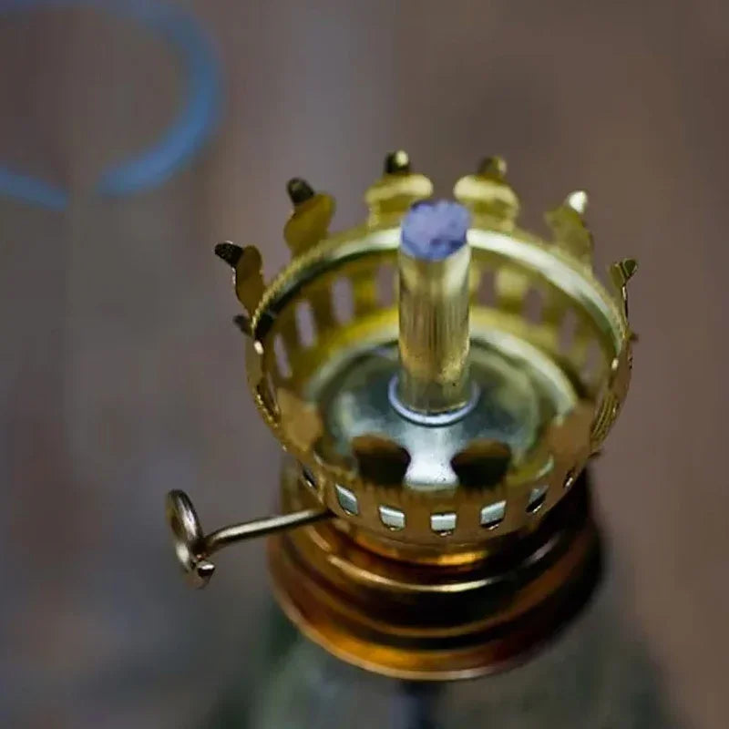 1 Retro Kerosene Candle Holder Windproof Oil Lamp with Glass Cover, Suitable for Emergency Lighting and Indoor Decoration