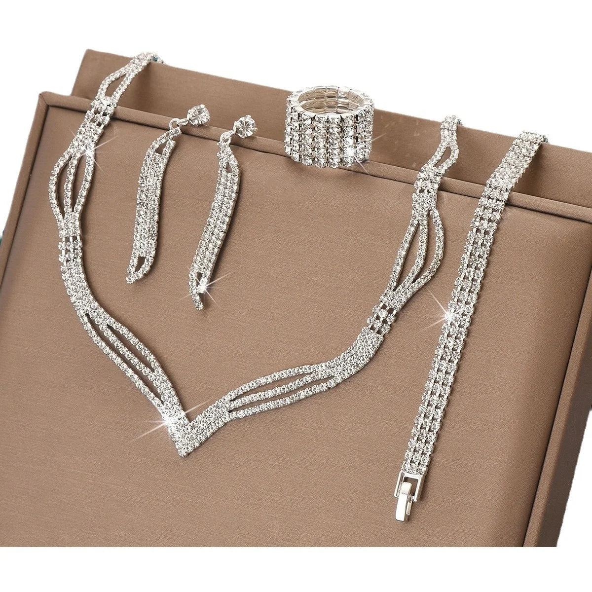 2025 New Design Hot-Selling  Necklace Earrings Bracelet Set Fashion Clavicle Chain Bridal Jewelry