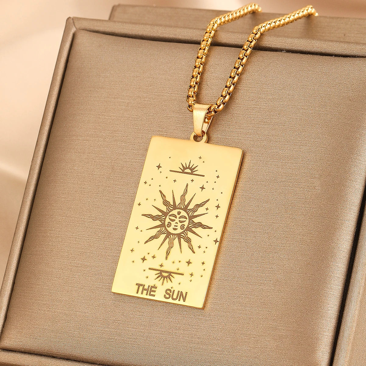 Vintage Moon Rose Flower Tarot Card Necklace Talisman Stainless Steel Libra Justice Necklace for Women Men Sun Amulet Jewelry