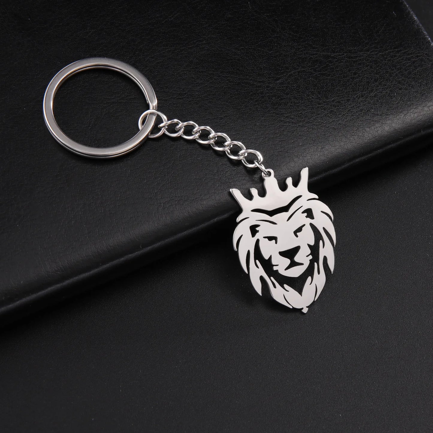 2024 New fashion cut titanium steel chain keychain Lion King Pendant Hip Hop punk style stainless steel animal keychain