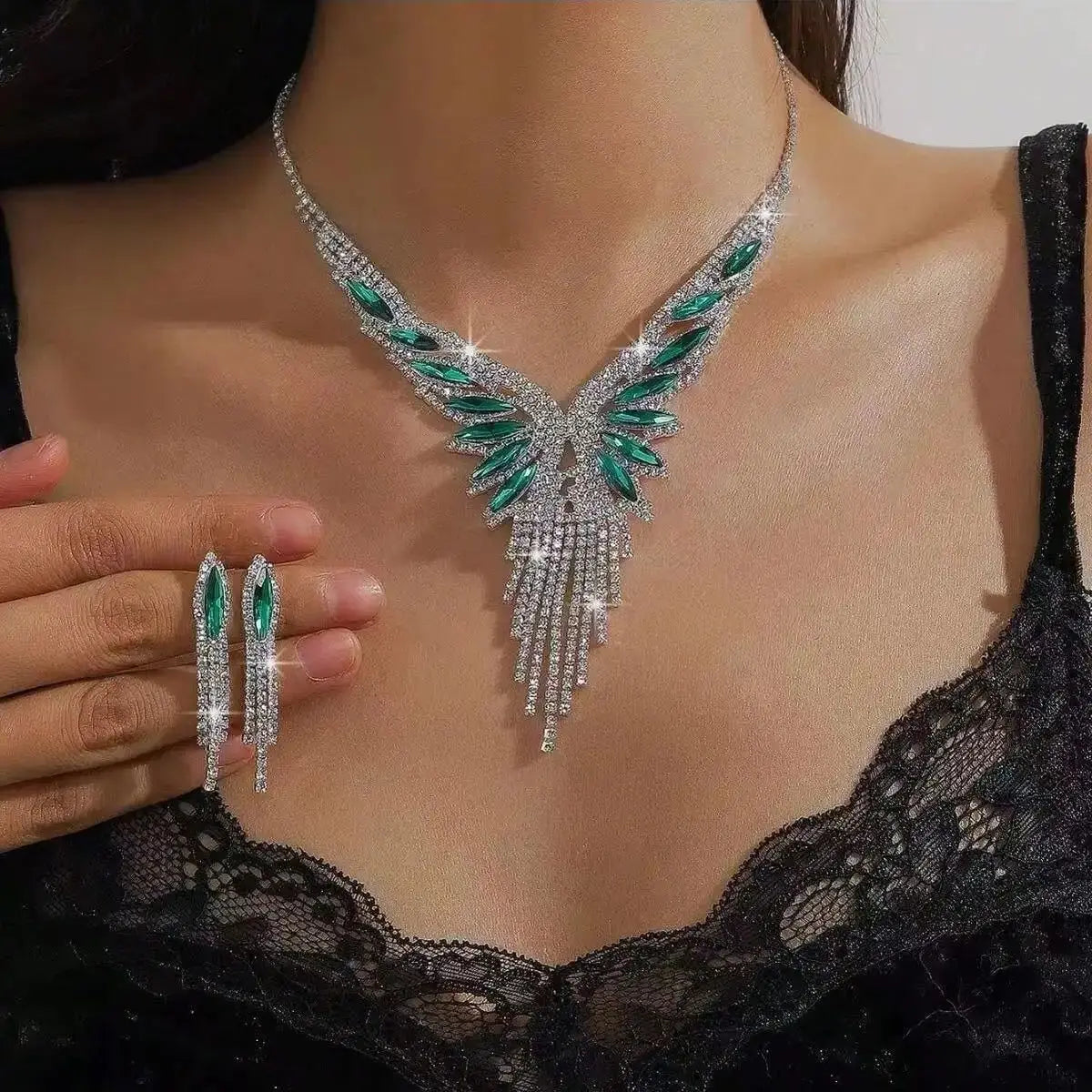 3-piece luxury crystal rhinestone and green gemstone tassel jewelry set, exquisite and elegant, perfect for wedding parties