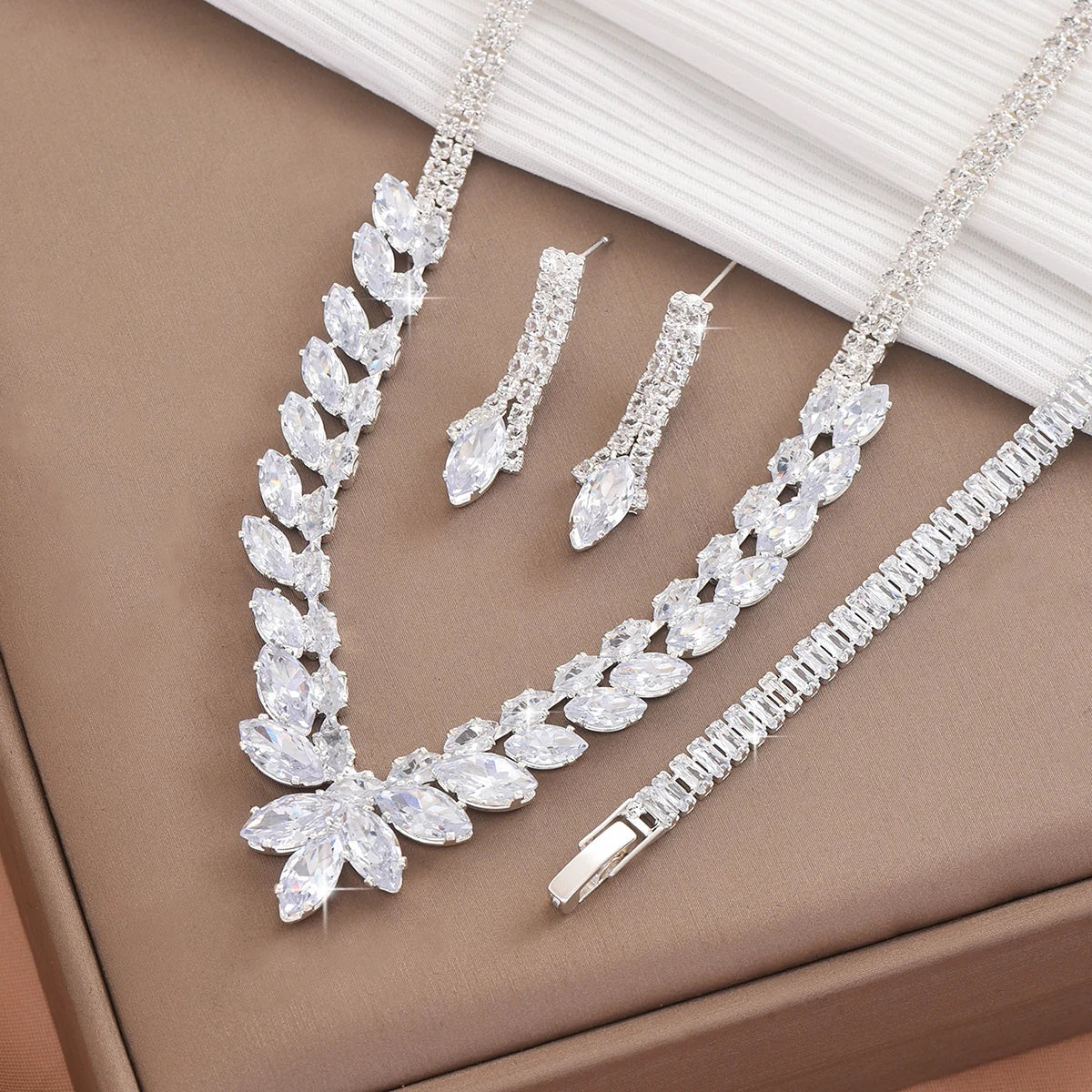 Women's fashionable rhinestone sparkling earrings necklace bracelet ring jewelry set wedding banquet party holiday gift