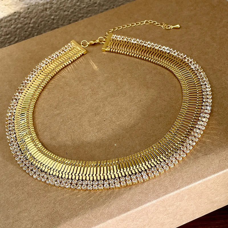 Vintage Metal handmade necklace Fashion Oval Portrait pendant necklace collarbone chain women's statement jewelry gift