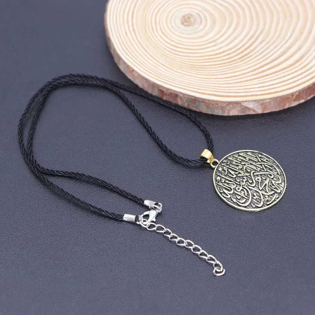 2024 new fashion alloy circular pendant necklace temperament with clavicle chain men's and women's accessories accessories