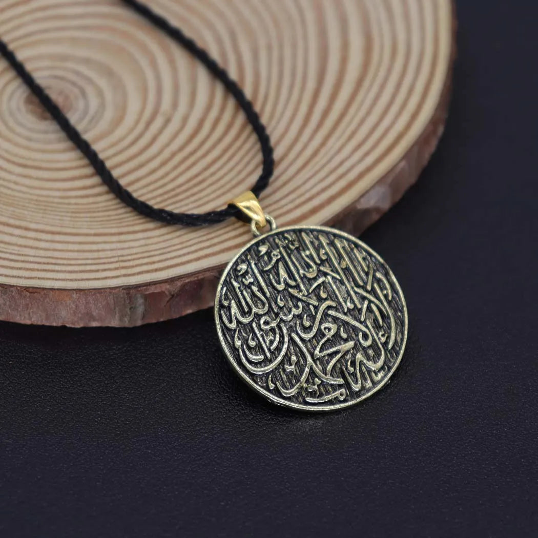 2024 new fashion alloy circular pendant necklace temperament with clavicle chain men's and women's accessories accessories