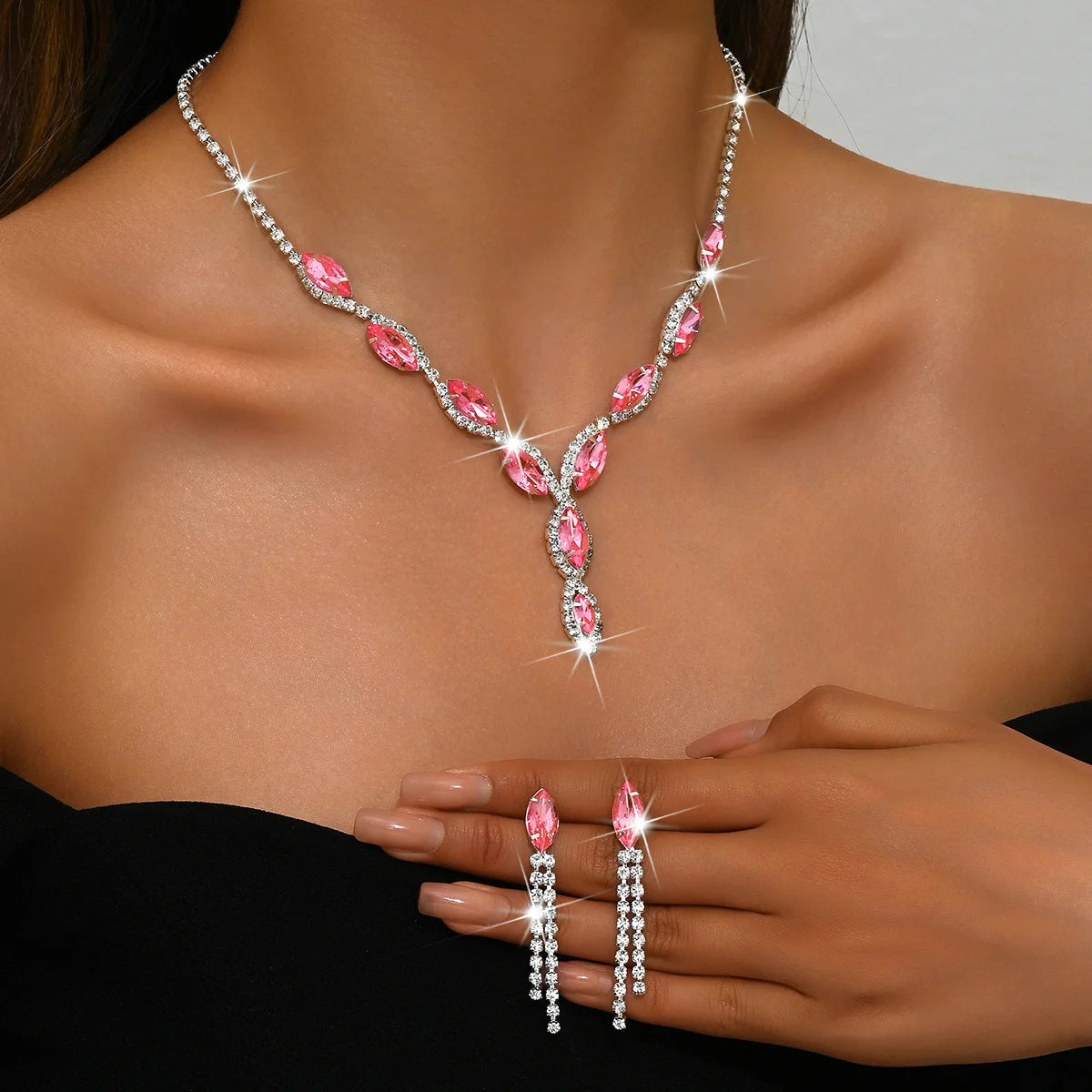3 Pieces of Wedding Season Women's Claw Chain Series Crystal Earrings Necklace Jewelry Set Banquet Party Holiday Gift-8177