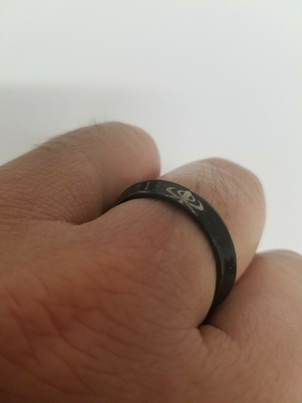 Stunning one edge laser engraved khanda sikh singh kaur khalsa black ring challa