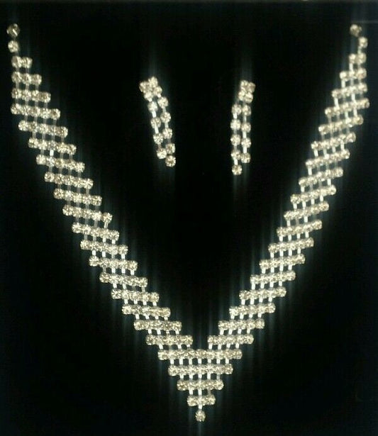 Bollywood celebrity style silver plated stunning diamante heart v shape necklace