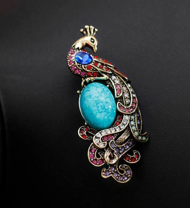 Stunning vintage look gold plated peacock turquoise stone queen brooch broach h2