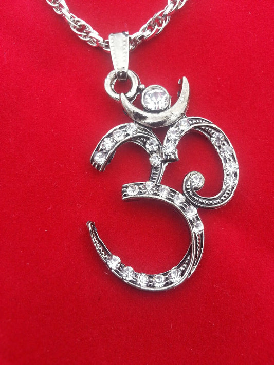 Unisex small stunning rhinestones silver plated punjabi hindu sikh om pendant