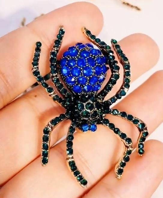 Vintage look gold plated blue spider brooch suit coat broach pin collar z24