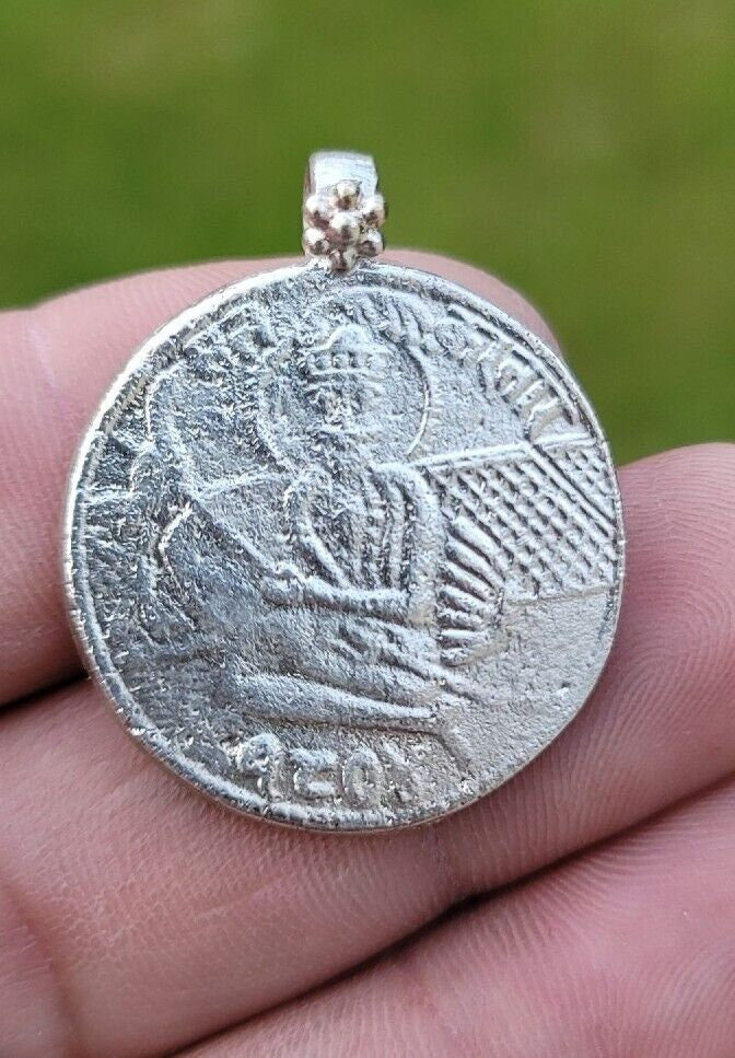 Sikh Guru Nanak Dev Silver Plated Coin pendant Sat kartar Locket thread PP25