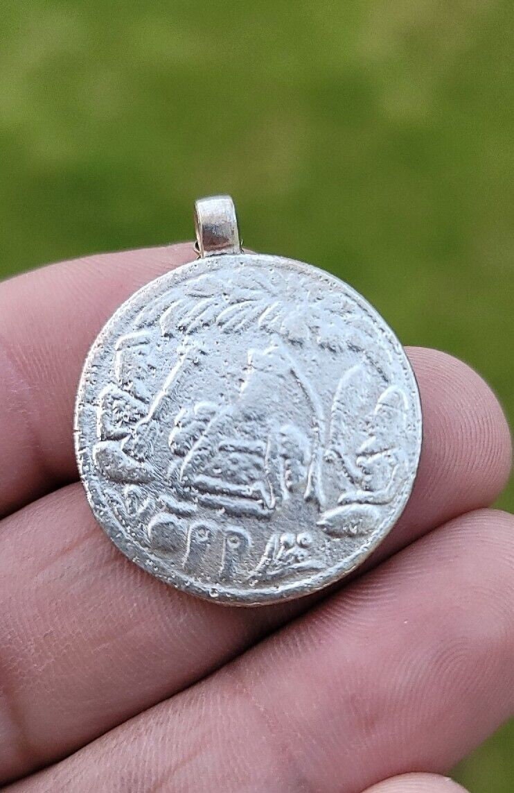 Sikh Guru Nanak Dev Silver Plated Coin pendant Sat kartar Locket thread PP25