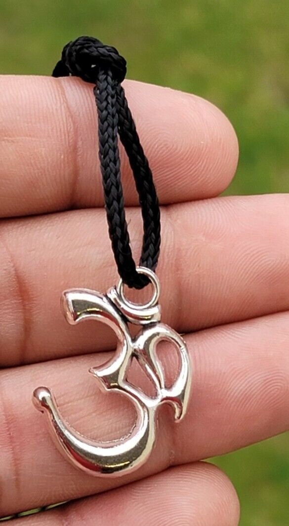 Om pendant hindu ohm power necklace silver plated evil eye protection shield k49