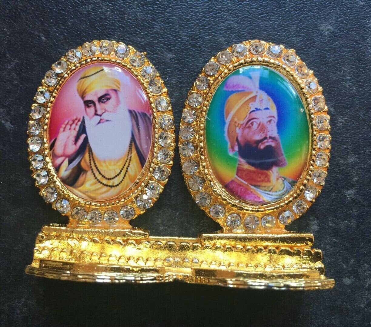 Gold plated car dashboard mantle piece sikh khalsa guru nanak gobind singh stand