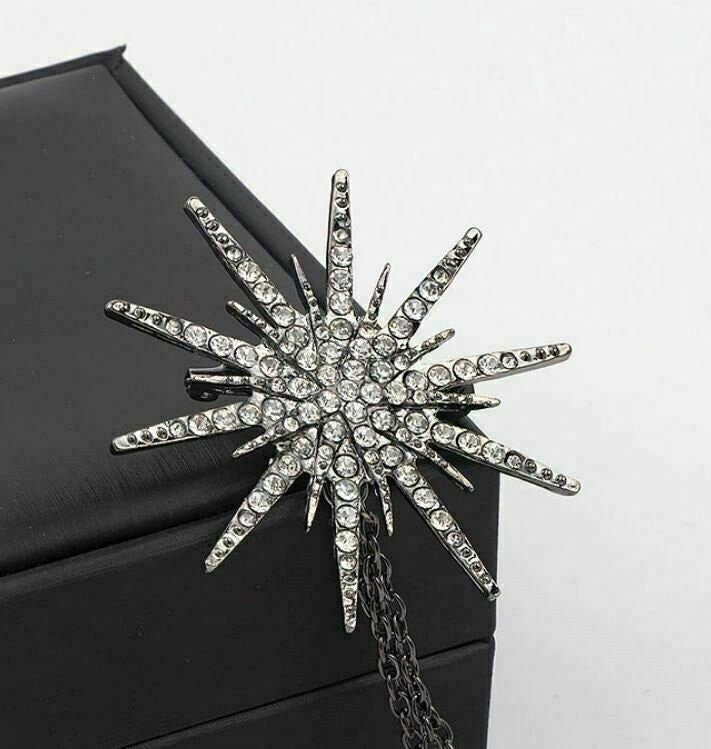 Stunning silver plated vintage look authentic star collar chain brooch pin z31