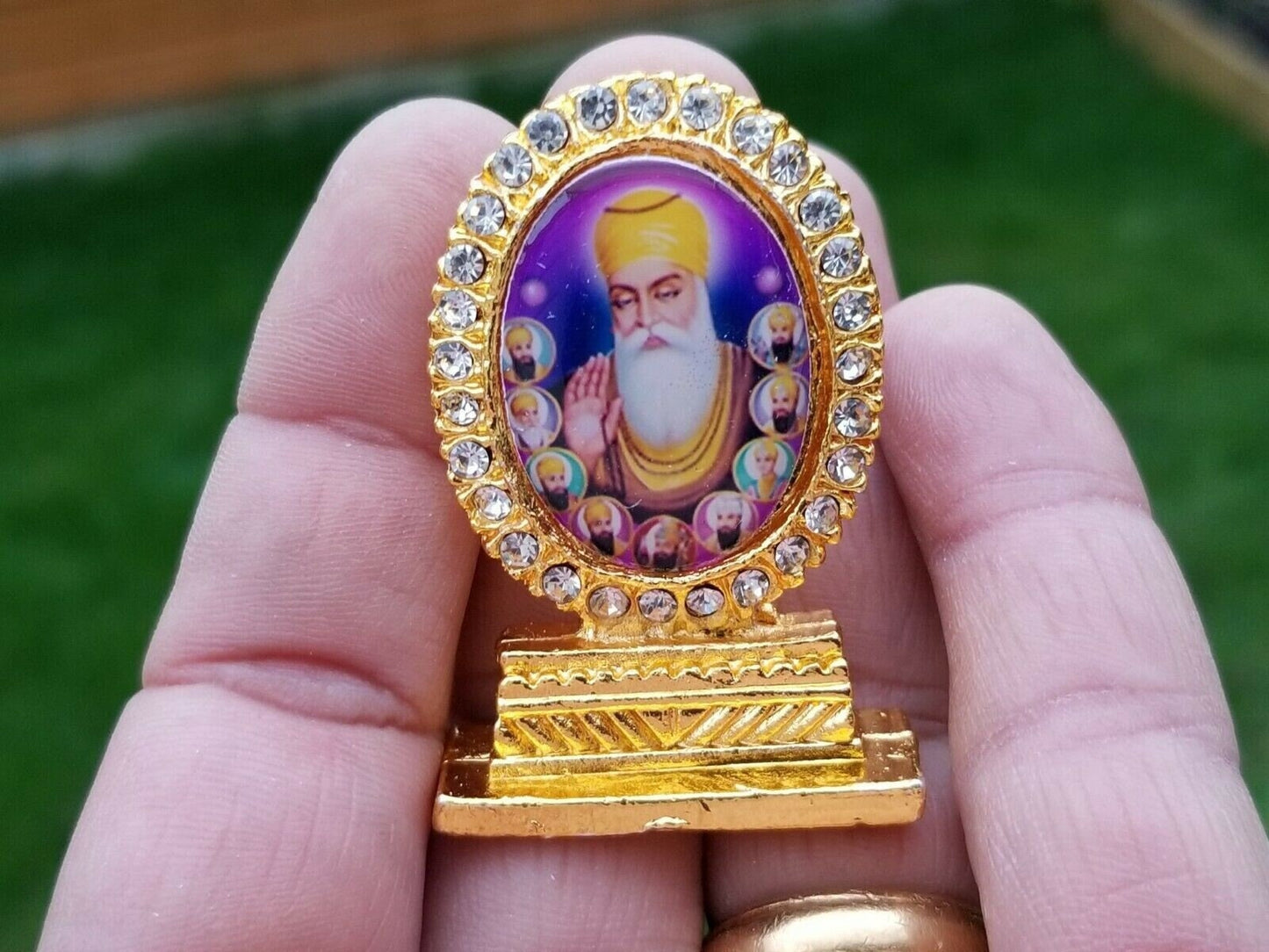 Gold plated desktop car dashboard mantle piece sikh guru nanak ten gurus stand u